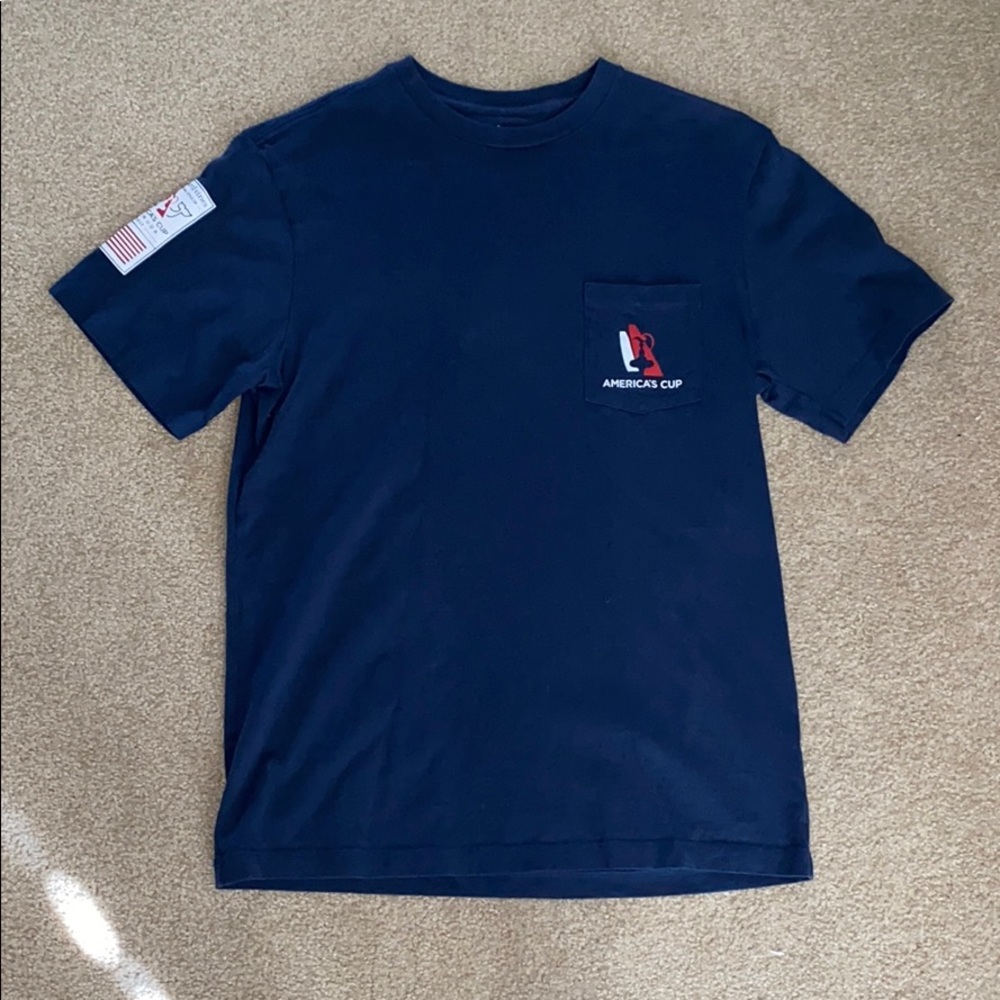 vineyard vines t-shirt